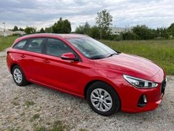 Rot Gebraucht 2017 Hyundai i30 Kombi | 11.599 € (Fairer Preis)