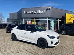 Arktis weiß (uni) Gebraucht 2023 Opel Corsa-e Kleinwagen | 23.800 €