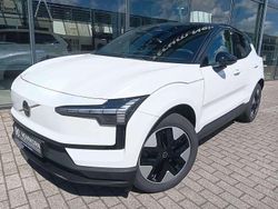 Crystal white pearl metallic Neu 2025 Volvo EX30 Plus SUV | 51.730 €