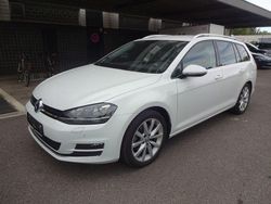 Weiß Gebraucht 2017 VW Golf VII Highline Kombi | 10.900 € (Fairer Preis)