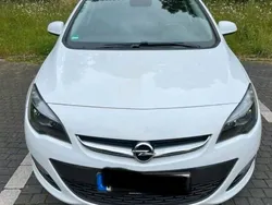 Weiß Gebraucht 2015 Opel Astra Kombi | 6.890 € (Superpreis)