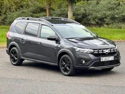 Grau Gebraucht 2023 Dacia Jogger Extreme Limousine | 15.990 € (Guter Preis)