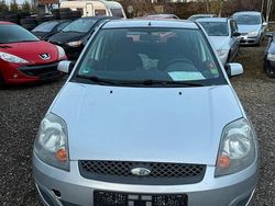 Grau Gebraucht 2008 Ford Fiesta Limousine | 1.680 € (Fairer Preis)