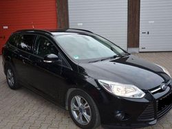 Schwarz Gebraucht 2014 Ford Focus Titanium Kombi | 4.950 € (Superpreis)