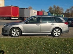 Silber Gebraucht 2010 Subaru Legacy Sport Kombi | 2.800 € (Etwas zu teuer)