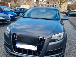 Grau Gebraucht 2009 Audi Q7 SUV | 11.500 € (Fairer Preis)