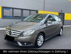 Grau Gebraucht 2013 Mercedes B200 Van / Kleinbus | 10.900 € (Guter Preis)