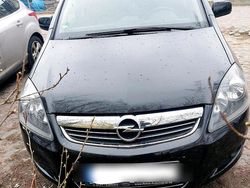 Schwarz Gebraucht 2011 Opel Zafira Van / Kleinbus | 3.000 € (Guter Preis)