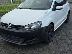 Weiß Gebraucht 2014 VW Polo Trendline Limousine | 3.999 € (Fairer Preis)