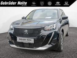 Schwarz / Gebraucht 2021 Peugeot e-2008 Active SUV | 17.490 € (Guter Preis)