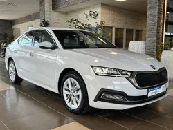 Weiß Gebraucht 2021 Skoda Octavia Style Limousine | 23.500 € (Fairer Preis)