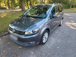 Grau Gebraucht 2011 VW Touran Van / Kleinbus | 9.750 € (Fairer Preis)