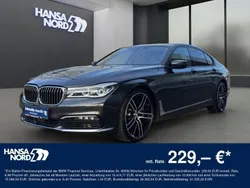 Grau Gebraucht 2018 BMW 750 Limousine | 31.750 € (Superpreis)