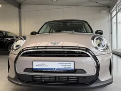 Grau Gebraucht 2024 Mini Cooper Sport Kleinwagen | 24.970 € (Fairer Preis)