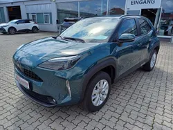 Ever rest green metallic 6x7 Neu 2025 Toyota Yaris Cross Active SUV | 23.940 €