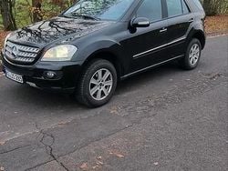Schwarz Gebraucht 2006 Mercedes ML320 SUV | 6.999 €
