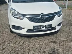 Weiß Gebraucht 2017 Opel Zafira Tourer Van / Kleinbus | 5.800 € (Superpreis)