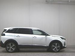 Weiss Gebraucht 2023 Peugeot 5008 Allure Van / Kleinbus | 19.780 € (Guter Preis)