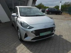 Silber metallic Gebraucht 2021 Hyundai i10 Trend Kleinwagen | 11.990 € (Fairer Preis)