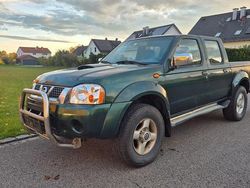 Grün Gebraucht 2003 Nissan Navara Abholung | 4.900 € (Fairer Preis)