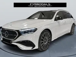 Weiß Gebraucht 2024 Mercedes E220 AMG Line Premium Plus Limousine | 71.400 €