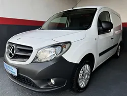 Weiß Gebraucht 2018 Mercedes Citan 109 Van / Kleinbus | 11.300 € (Fairer Preis)