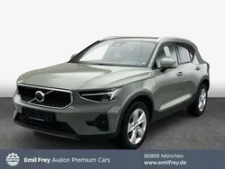 Grün Gebraucht 2024 Volvo XC40 Core SUV | 33.890 € (Guter Preis)