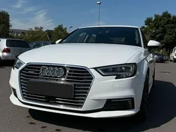 Weiß Gebraucht 2020 Audi A3 Sportback e-tron Limousine | 19.800 € (Fairer Preis)