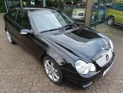 Schwarz Gebraucht 2004 Mercedes C230 Coupé | 4.400 € (Fairer Preis)