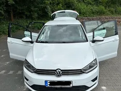 Weiß Gebraucht 2015 VW Golf Sportsvan Comfortline Van / Kleinbus | 8.700 € (Fairer Preis)