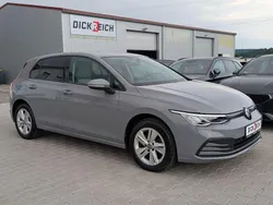 Grau Gebraucht 2022 VW Golf VIII Life Limousine | 19.950 € (Fairer Preis)