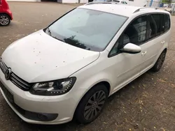 Weiß Gebraucht 2011 VW Touran Highline Van / Kleinbus | 4.400 € (Superpreis)