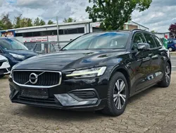 Schwarz Gebraucht 2019 Volvo V60 Momentum Kombi | 15.910 € (Superpreis)
