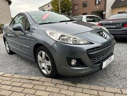 Grau Gebraucht 2011 Peugeot 207 CC Premium Cabrio | 3.950 € (Fairer Preis)