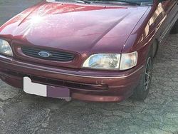 Rot Gebraucht 1994 Ford Escort | 650 €