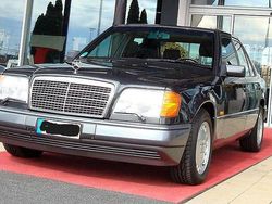 Schwarz Gebraucht 1993 Mercedes E420 Limousine | 36.900 €