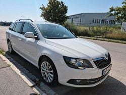 Weiß Gebraucht 2013 Skoda Superb Kombi | 9.500 € (Etwas zu teuer)