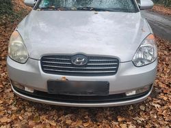 Silber Gebraucht 2008 Hyundai Accent Limousine | 1.200 €