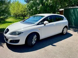Weiß Gebraucht 2010 Seat Leon Reference Limousine | 3.480 € (Fairer Preis)