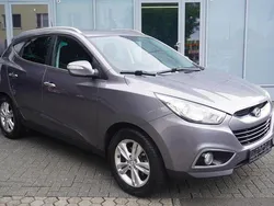 Grau Gebraucht 2012 Hyundai ix35 Premium SUV | 5.499 € (Fairer Preis)