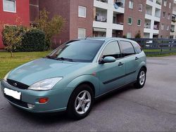 Blau Gebraucht 1999 Ford Focus Kleinwagen | 1.500 € (Fairer Preis)