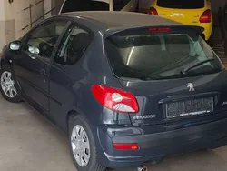 Grau Gebraucht 2011 Peugeot 206+ Kleinwagen | 2.200 € (Fairer Preis)