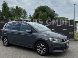 Grau Gebraucht 2021 VW Touran Active Van / Kleinbus | 23.790 € (Fairer Preis)