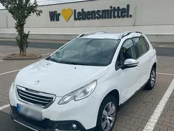 Weiß Gebraucht 2015 Peugeot 2008 SUV | 8.200 € (Etwas zu teuer)