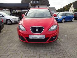 Rot Gebraucht 2011 Seat Altea XL Copa Van / Kleinbus | 3.450 € (Teuer)