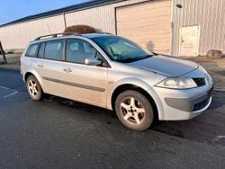 Silber Gebraucht 2007 Renault Mégane GrandTour Kombi | 700 € (Superpreis)