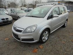 Silber Gebraucht 2006 Opel Zafira Edition Van / Kleinbus | 2.990 € (Fairer Preis)