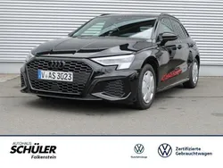 Schwarz (mythosschwarz metallic) Gebraucht 2023 Audi A3 S-Line | 39.935 €