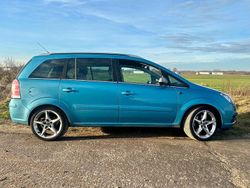 Blau Gebraucht 2006 Opel Zafira Van / Kleinbus | 2.490 € (Guter Preis)