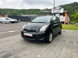Schwarz Gebraucht 2011 Toyota Yaris Cool Limousine | 4.799 € (Etwas zu teuer)
